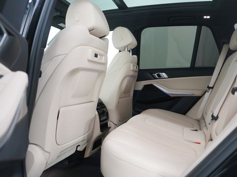 Used 2020 BMW X5 xDrive40i w/ Premium Package image 21