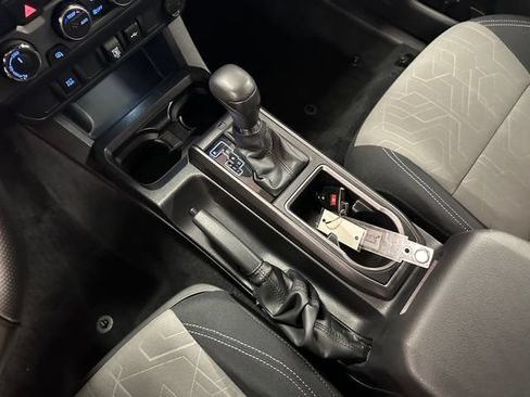 Certified 2023 Toyota Tacoma TRD Off-Road AWD/4WD image 24