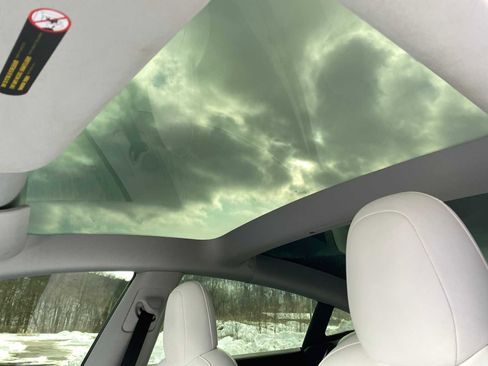 Used 2021 Tesla Model 3 Standard Range Plus image 38