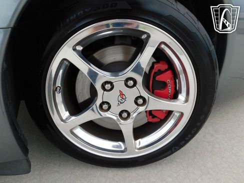 Used 2004 Chevrolet Corvette Convertible w/ Preferred Equipment Group RWD image 37