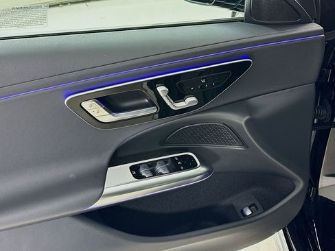 Used 2025 Mercedes-Benz E 350 4MATIC Sedan image 19