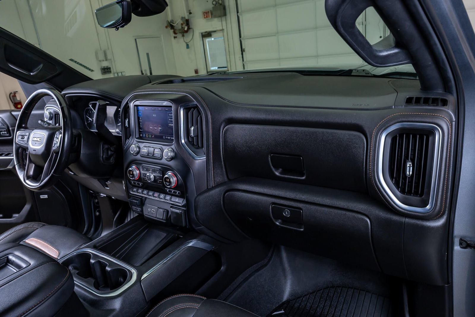 Used 2020 GMC Sierra 1500 AT4 w/ AT4 Premium Package AWD/4WD image 13