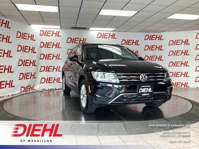 Used 2018 Volkswagen Tiguan SE w/ Panoramic Sunroof Package