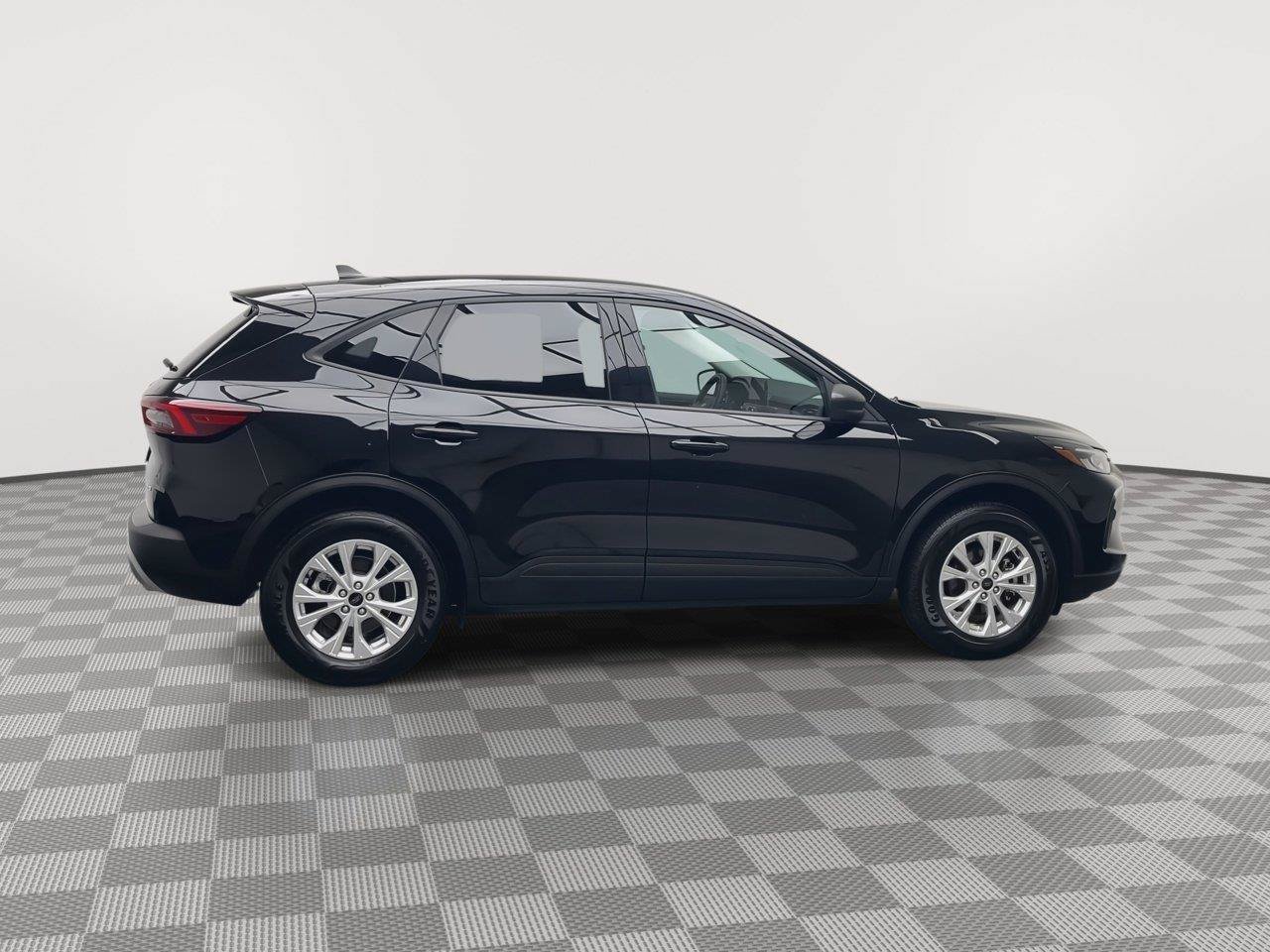 Used 2025 Ford Escape Active AWD/4WD image 34