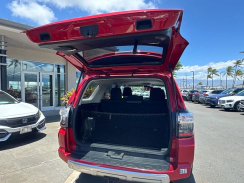 Used 2024 Toyota 4Runner TRD Off-Road AWD/4WD image 8
