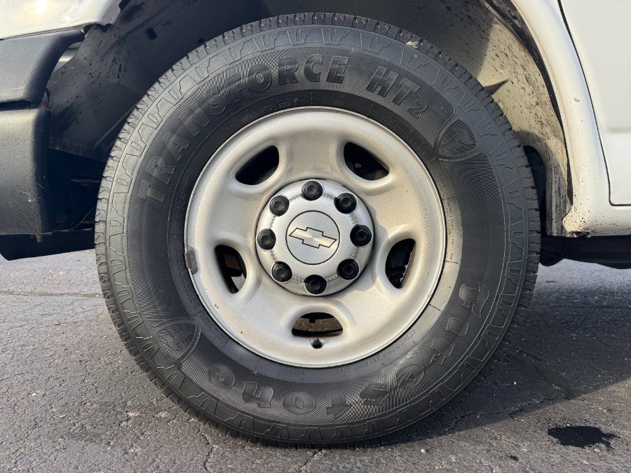 Used 2015 Chevrolet Express 3500 RWD image 13
