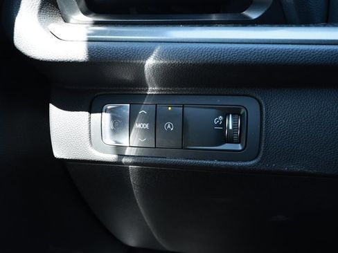 Used 2024 Chevrolet Traverse LT FWD image 15
