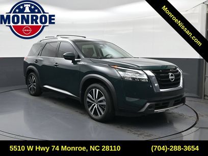 Used 2024 Nissan Pathfinder Platinum w/ Cargo Package