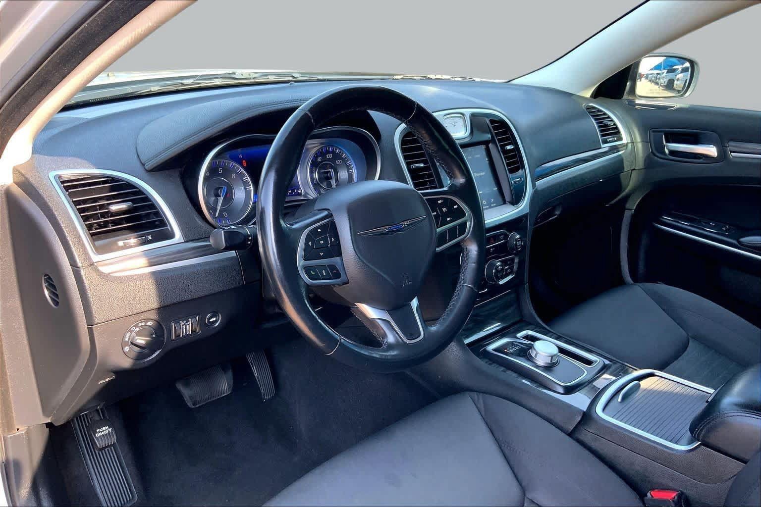 Used 2022 Chrysler 300 Touring w/ Sport Appearance Package RWD image 18