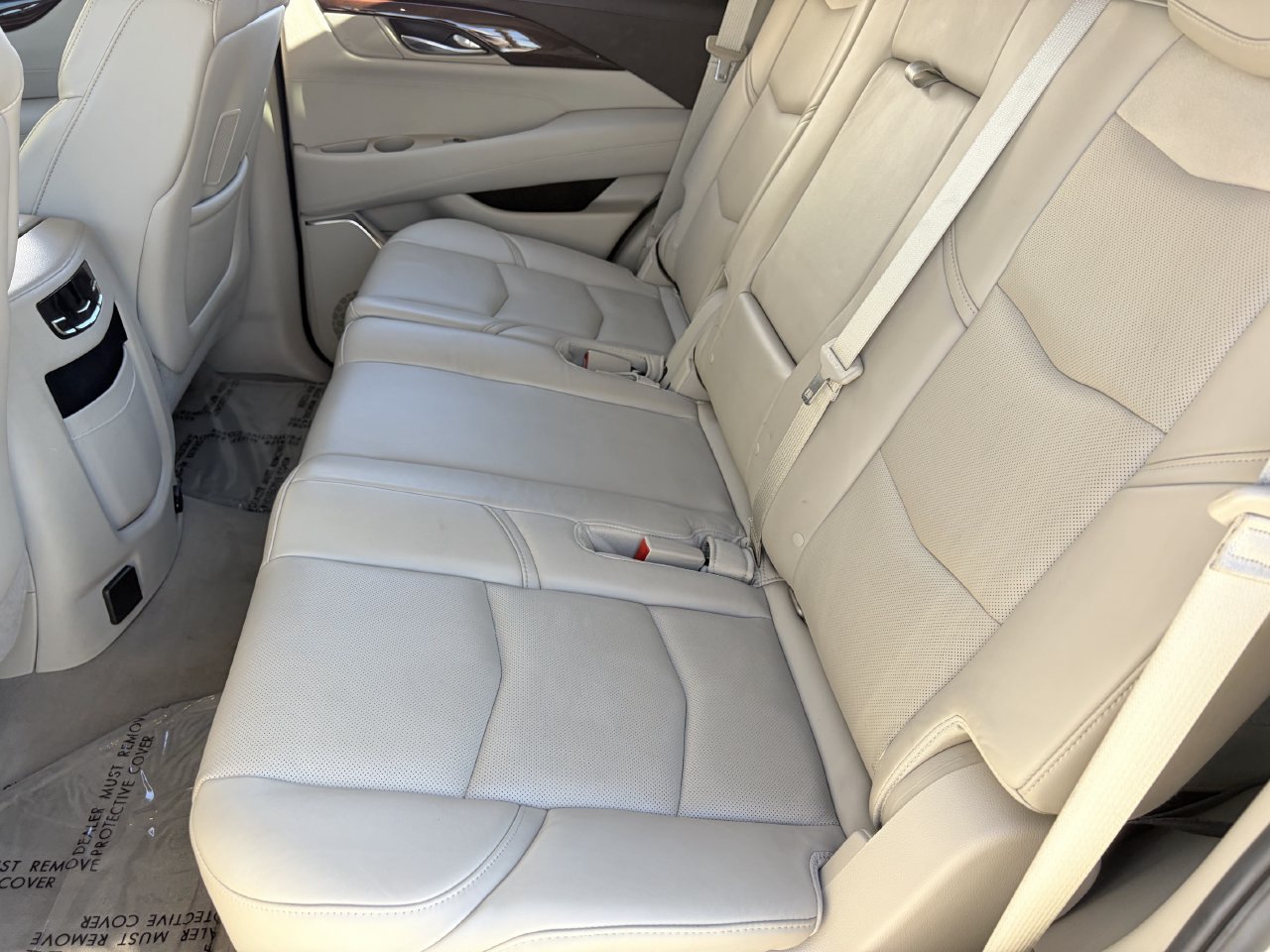 Used 2015 Cadillac Escalade Luxury RWD image 17