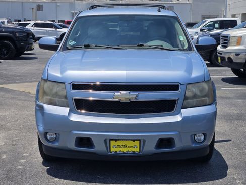 Used 2011 Chevrolet Tahoe LT w/ Luxury Package RWD image 2