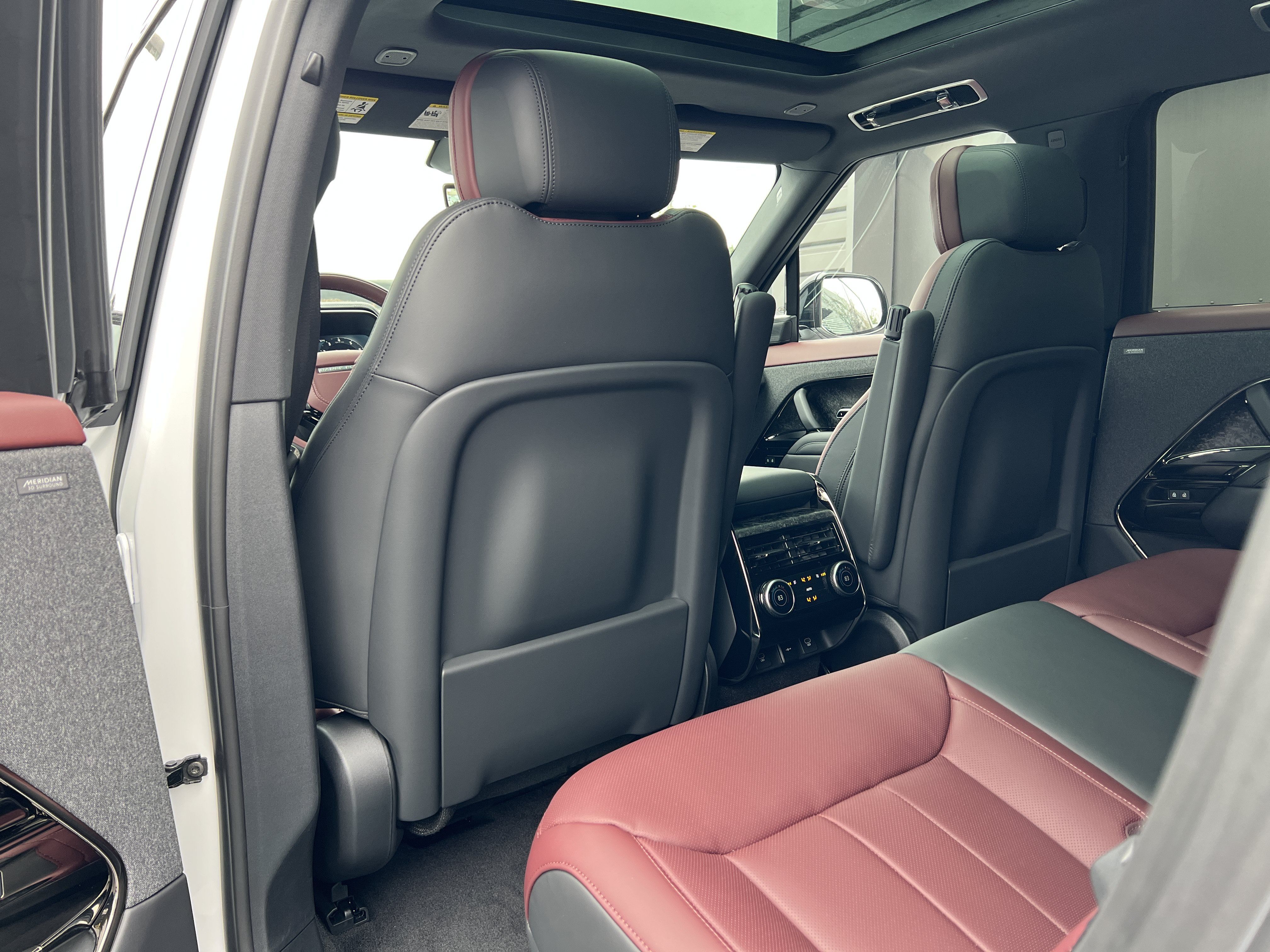 New 2025 Land Rover Range Rover Sport Dynamic SE AWD/4WD image 16