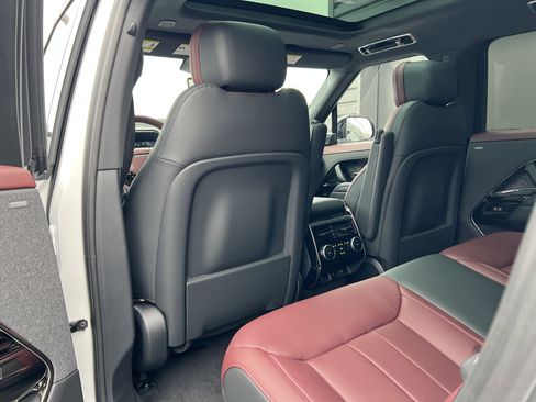 New 2025 Land Rover Range Rover Sport Dynamic SE AWD/4WD image 16