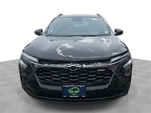 Used 2025 Chevrolet Trax RS w/ Driver Confidence Package image 1