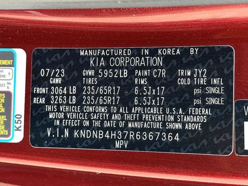 Used 2024 Kia Carnival LX FWD image 33