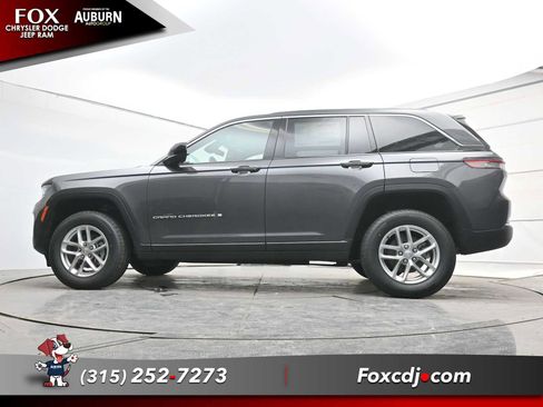 New 2025 Jeep Grand Cherokee Laredo X w/ Luxury Tech Group I image 19