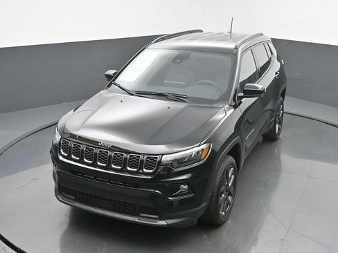 New 2026 Jeep Compass Limited image 38