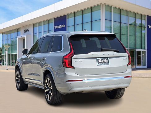 Certified 2025 Volvo XC90 B5 Core w/ Climate Package image 4