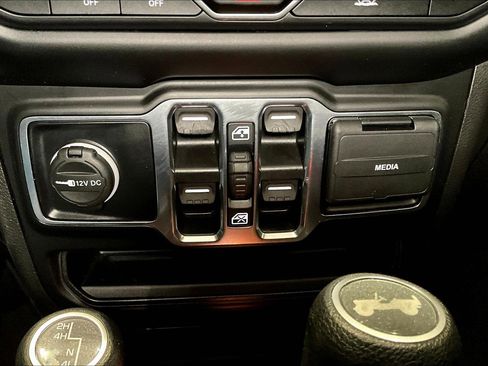 Used 2022 Jeep Wrangler Unlimited Sport image 15