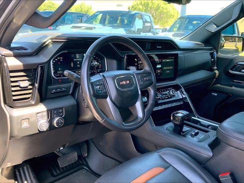 Used 2023 GMC Sierra 1500 AT4 w/ AT4 Premium Package AWD/4WD image 18