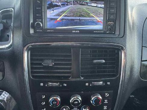 Used 2016 Dodge Grand Caravan SE w/ Quick Order Package 29E SE image 19