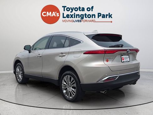 Used 2021 Toyota Venza Limited AWD/4WD image 3