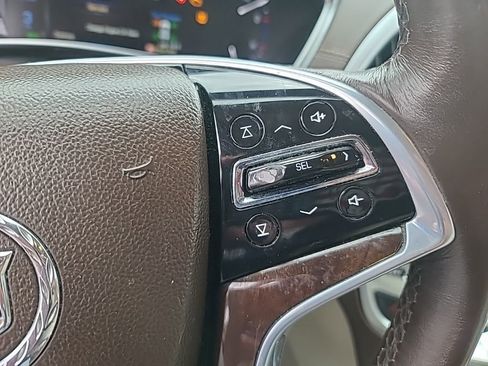 Used 2016 Cadillac SRX Luxury w/ Driver Awareness Package image 9