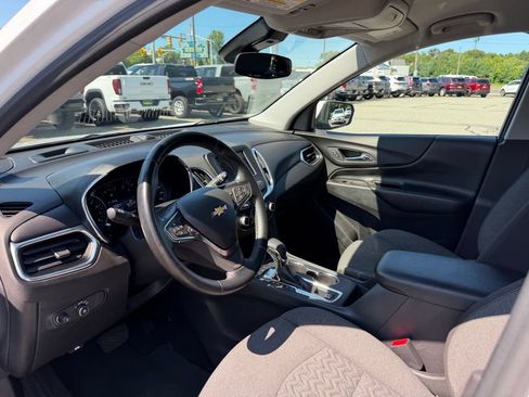 Used 2024 Chevrolet Equinox LT AWD/4WD image 12