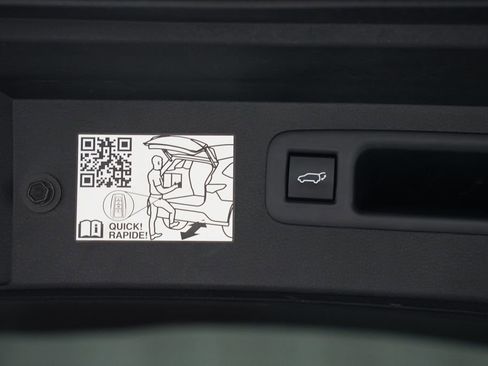 Certified 2024 Toyota Highlander XLE image 37