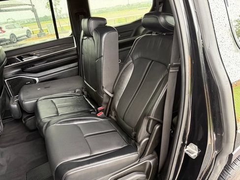 Used 2022 Jeep Wagoneer Series III AWD/4WD image 21