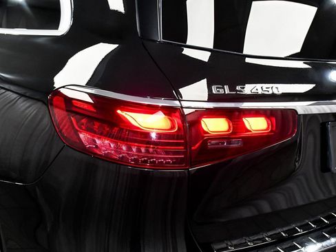 Used 2025 Mercedes-Benz GLS 450 4MATIC image 89