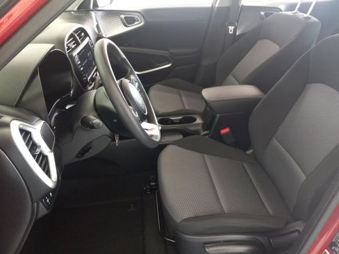Certified 2023 Kia Soul LX FWD image 18