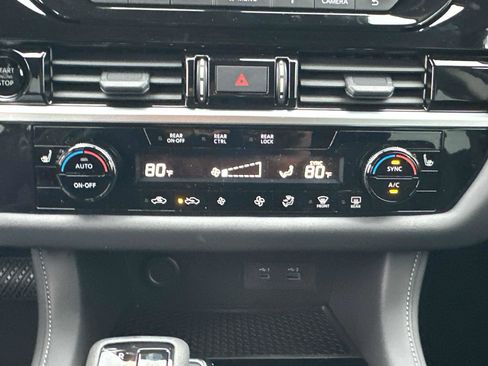 New 2025 Nissan Pathfinder SV image 33