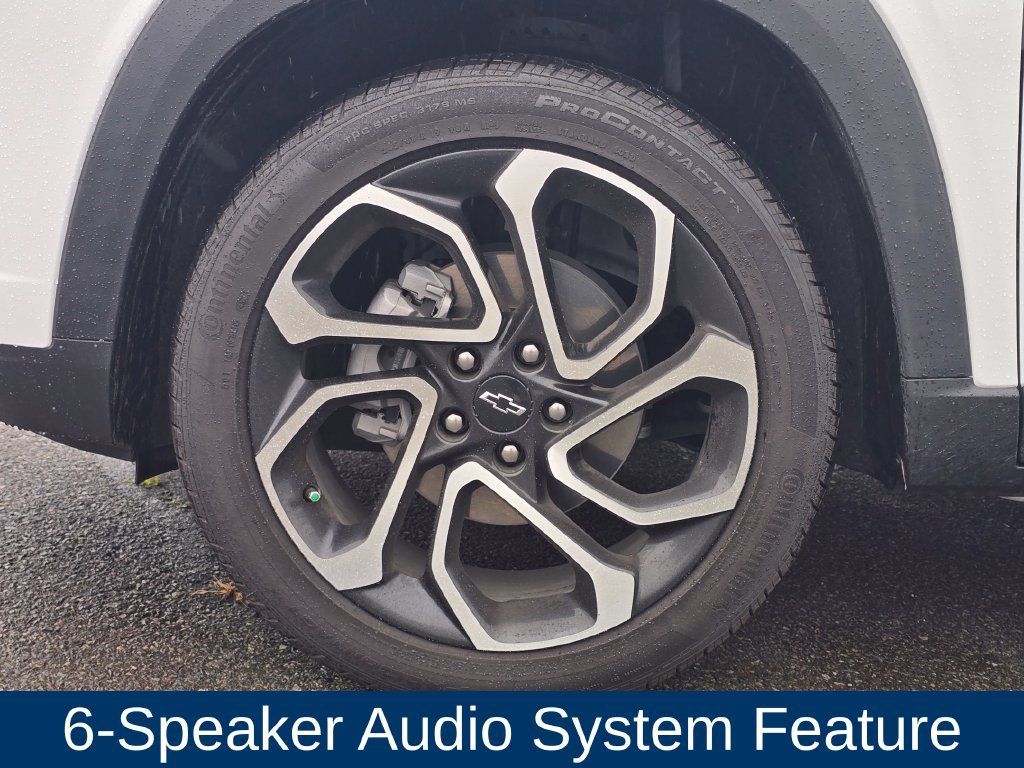 Used 2025 Chevrolet Trax RS w/ Sunroof Package FWD image 8