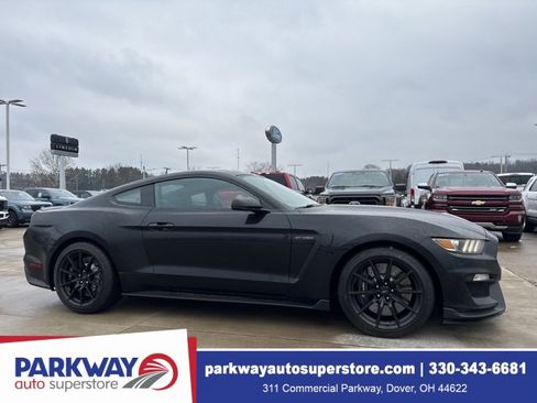 Used 2016 Ford Mustang Shelby GT350 w/ Technology Package image 1