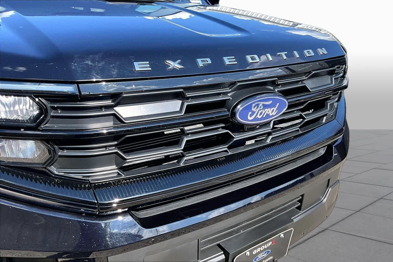 Used 2025 Ford Expedition Active RWD image 30