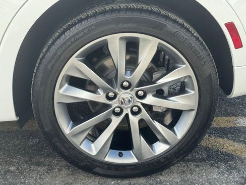 Used 2022 Buick Envision Avenir w/ Technology Package II image 11