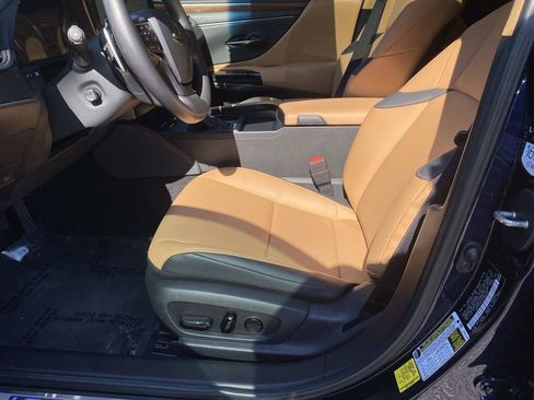 Used 2025 Lexus ES 300h w/ Premium Package FWD image 19