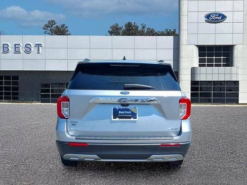 Used 2023 Ford Explorer XLT w/ Equipment Group 202A AWD/4WD image 5