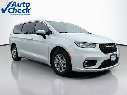 Used 2023 Chrysler Pacifica Touring-L