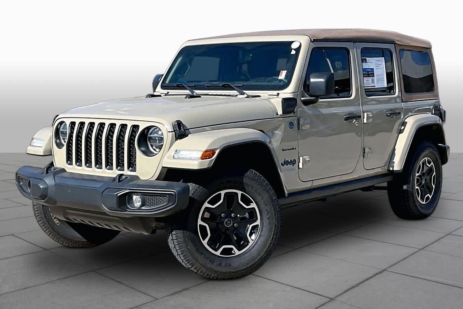 Used 2022 Jeep Wrangler Unlimited Sahara w/ Cold Weather Group AWD/4WD image 2