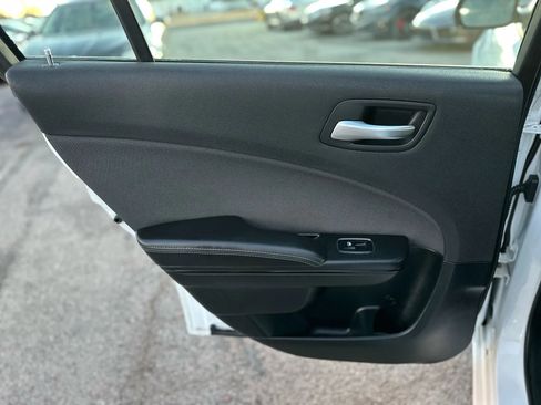 Used 2018 Dodge Charger SXT w/ Blacktop Package image 21