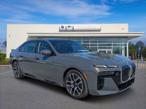 New 2026 BMW 760i xDrive w/ Luxury Rear Seating Package AWD/4WD image 1