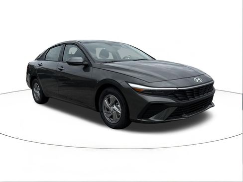 New 2026 Hyundai Elantra SE FWD image 1