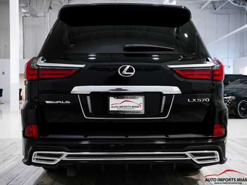 Used 2021 Lexus LX 570 4WD w/ Luxury Package image 19