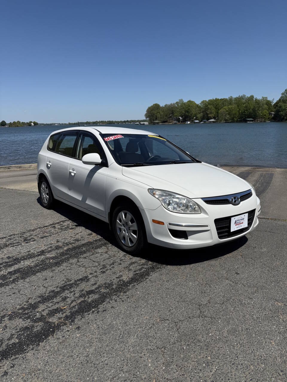 Used 2010 Hyundai Elantra GLS FWD image 1