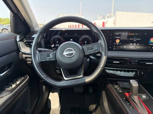 Used 2025 Nissan Kicks SR w/ SR Premium Package FWD image 26