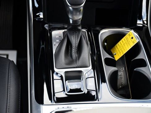 Used 2024 Kia Carnival SX Prestige image 33