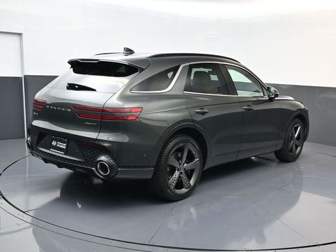 Used 2025 Genesis GV70 3.5T Sport w/ Sport Prestige Package image 3