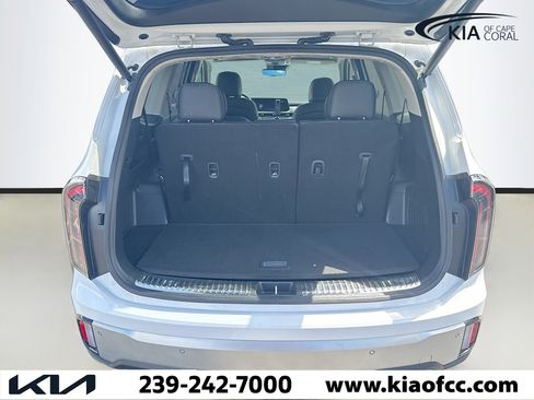 Certified 2024 Kia Telluride SX Prestige w/ Towing Package image 12
